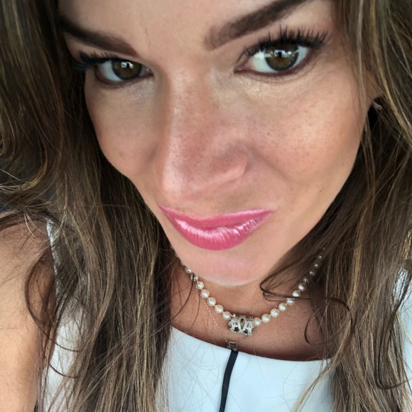 Meet your Posher, Sarah - Picture 2 of 2